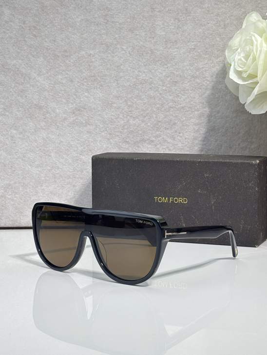 Picture of Tom Ford Sunglasses _SKUfw79759637fw